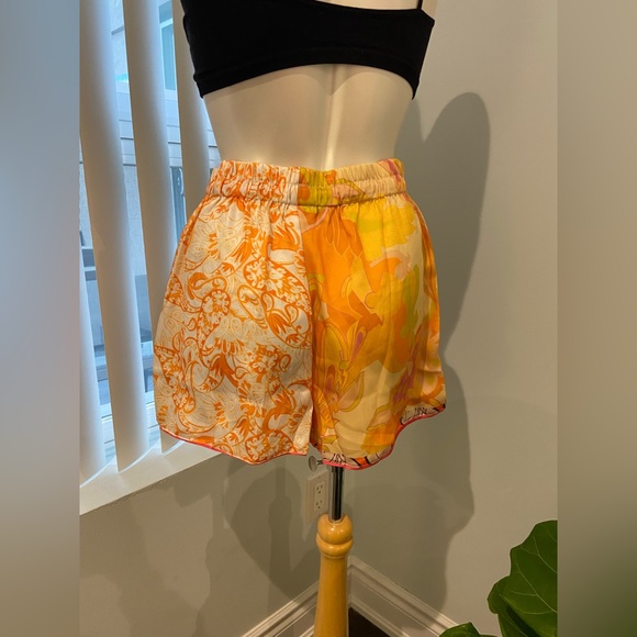 ✨SOLD✨Kimono & shorts set - Picture 8 of 10